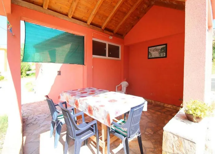 Appartement In Dinji Ka On The Beachfront Dinjiška