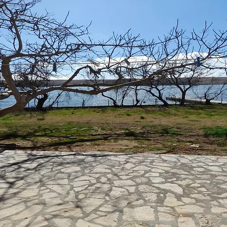 In Dinji Ka On The Beachfront Appartement Dinjiška